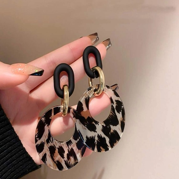 Leopard Print Chain Drop Earrings - Picture 5 of 5